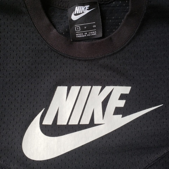 NWOT Nike Jersey- No cracks in print - Picture 3 of 4